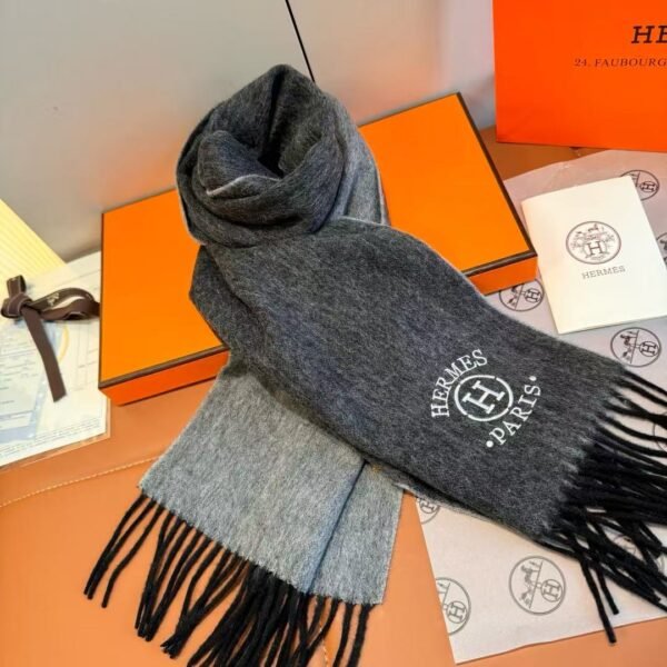 Hermès Cashmere Scarf for Autumnand Winter